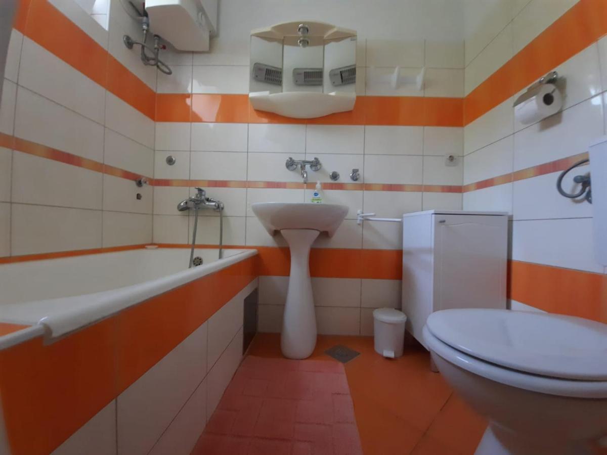 Apartmani Sruk Sukošan Kültér fotó